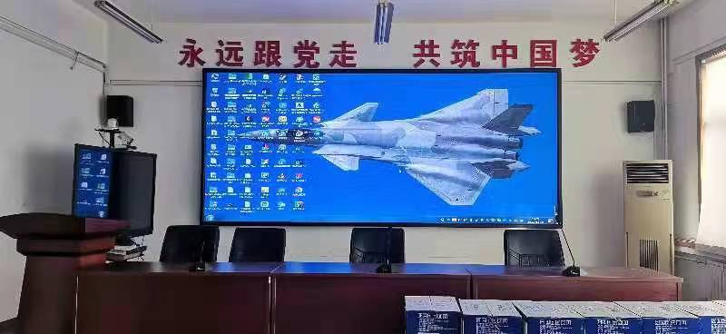 室內(nèi)P2全彩屏完成一塊，積極復(fù)工復(fù)產(chǎn)，抗疫堅持到底
